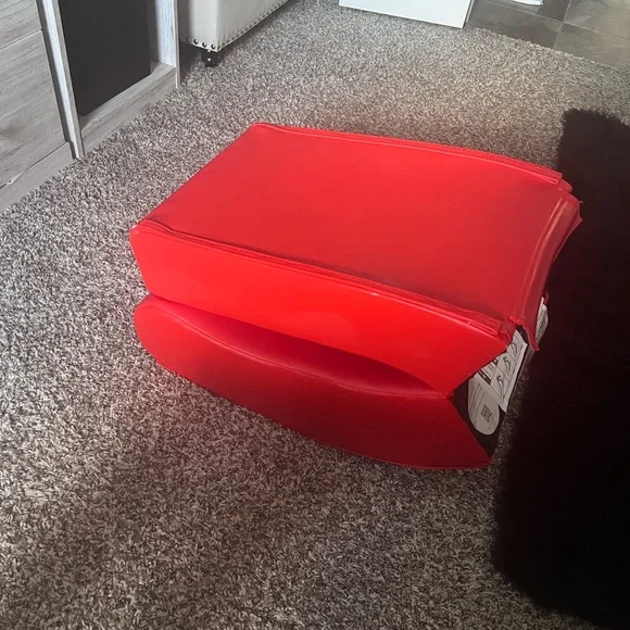 Super Mario Gaming Chair - Picture 3 of 5